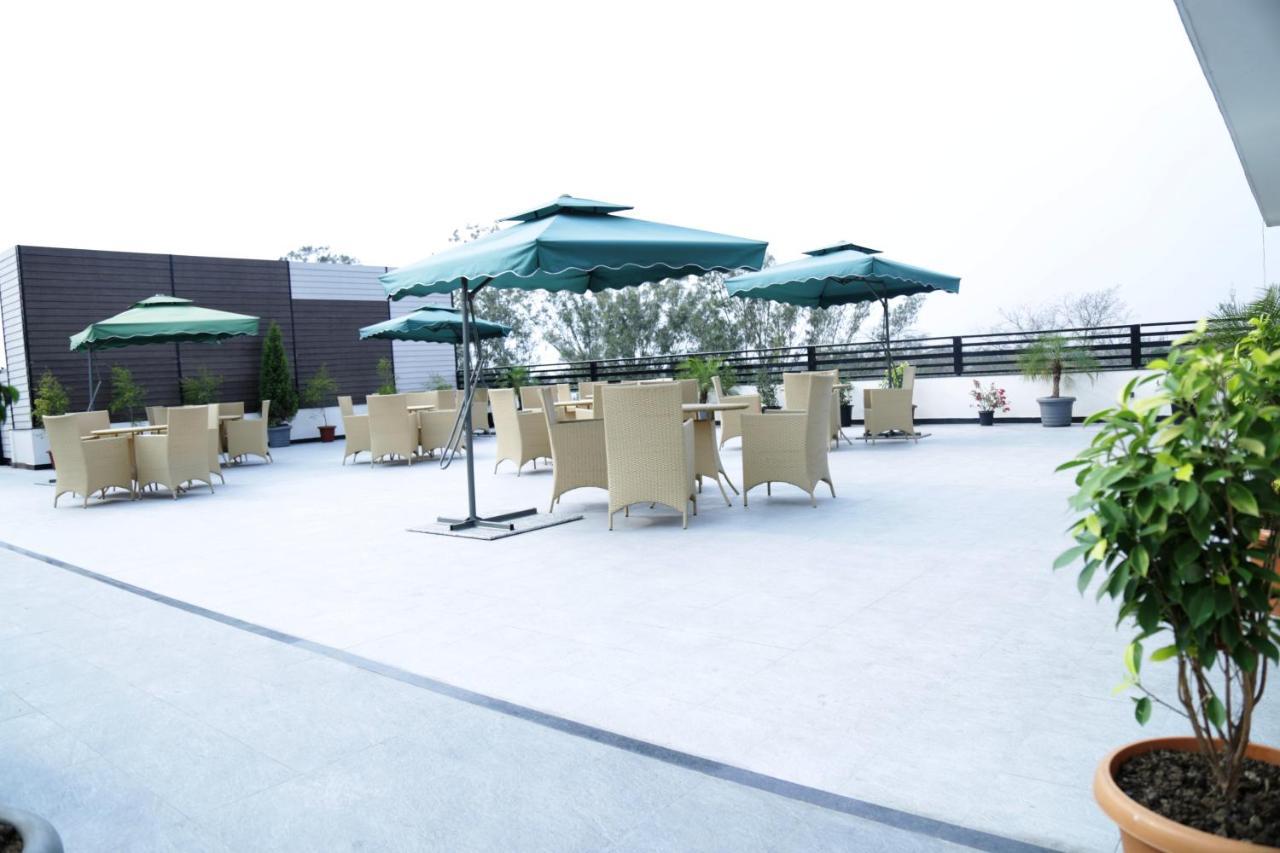 Hotel Prism - A Boutique Hotel Jorhāt Exteriér fotografie