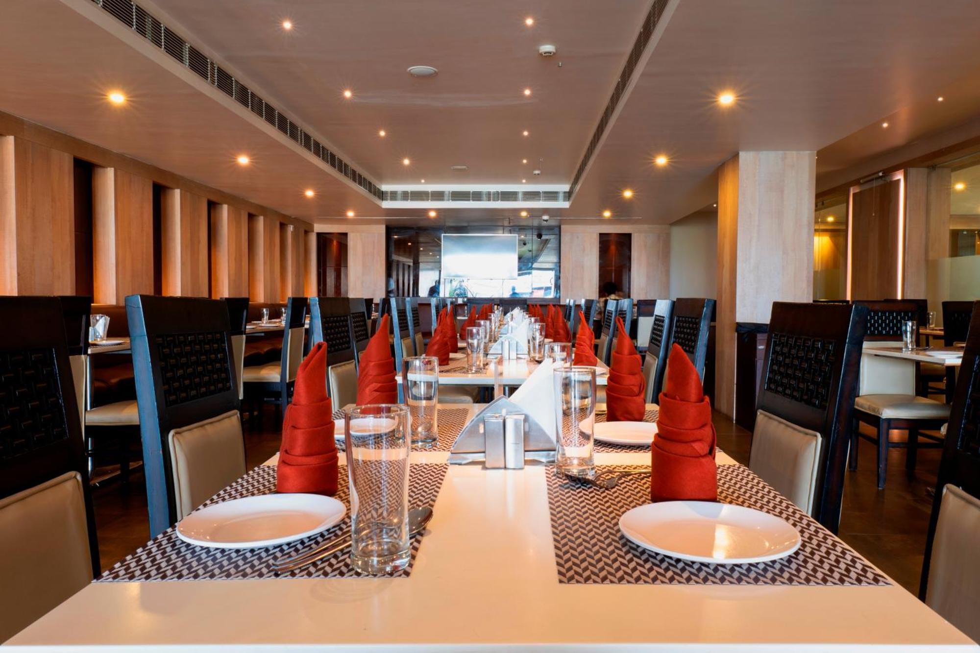 Hotel Prism - A Boutique Hotel Jorhāt Exteriér fotografie